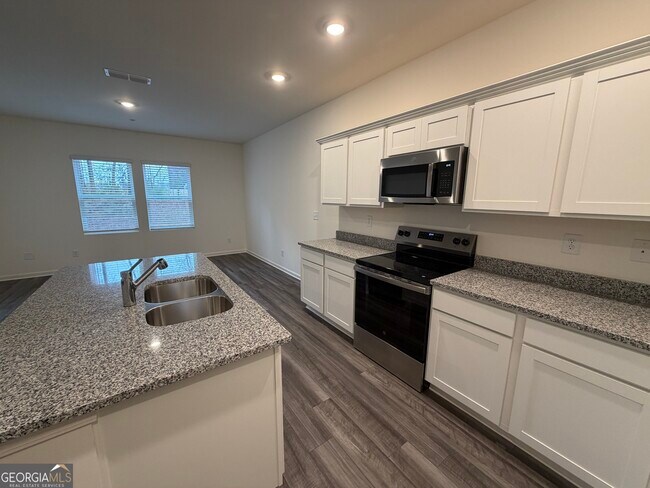 Building Photo - 1261 Fagiolo St