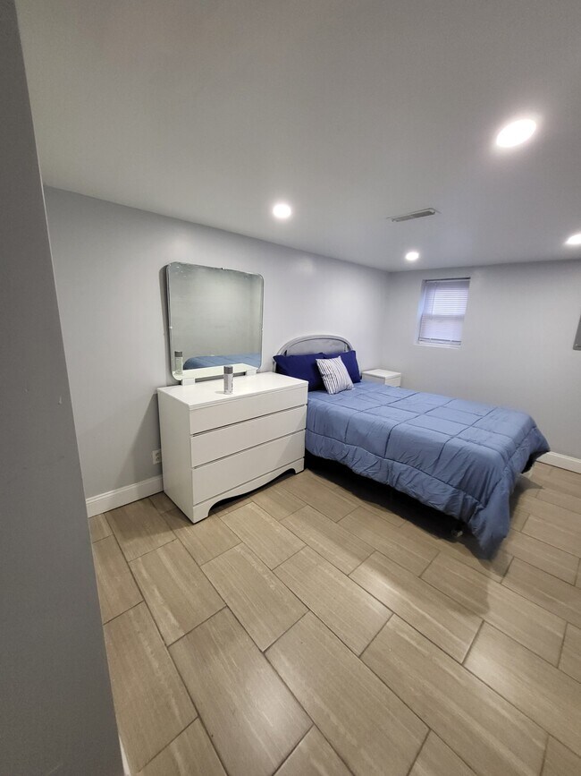 Building Photo - Eddy Stone Apartments