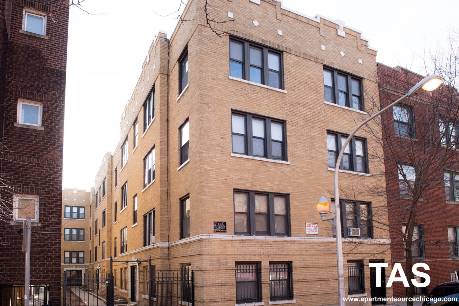 Building Photo - 837 W Cornelia Ave