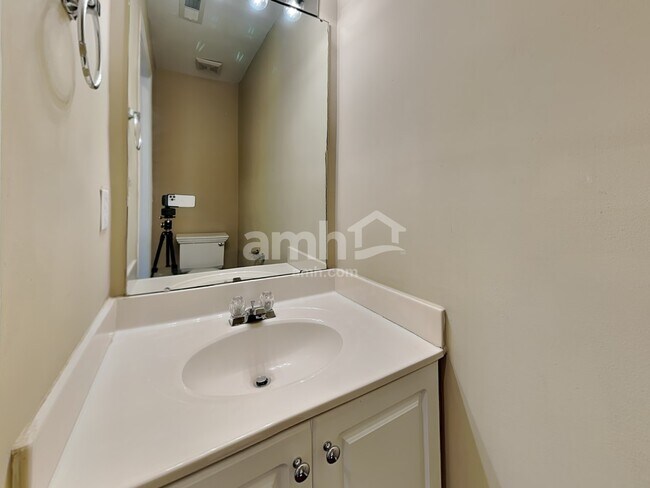 Building Photo - 108 Ashby Cross Court