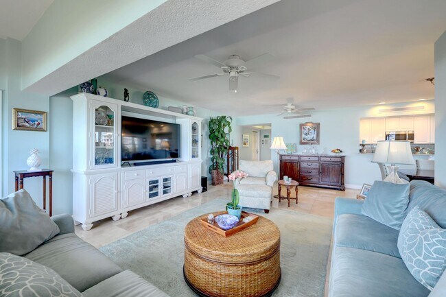 Building Photo - 1555 NE Ocean Blvd