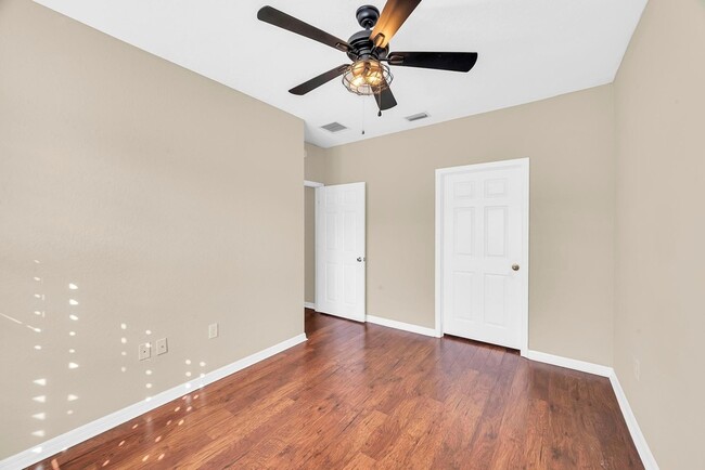 Building Photo - 319 SE Kitching Cir