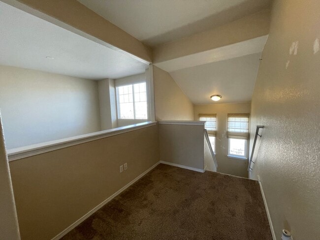 Building Photo - Quiet, Open and Private, Surounded by Nature! Attached 2 CAR Garage!