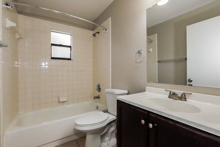 Building Photo - 11506 Smokethorn Dr