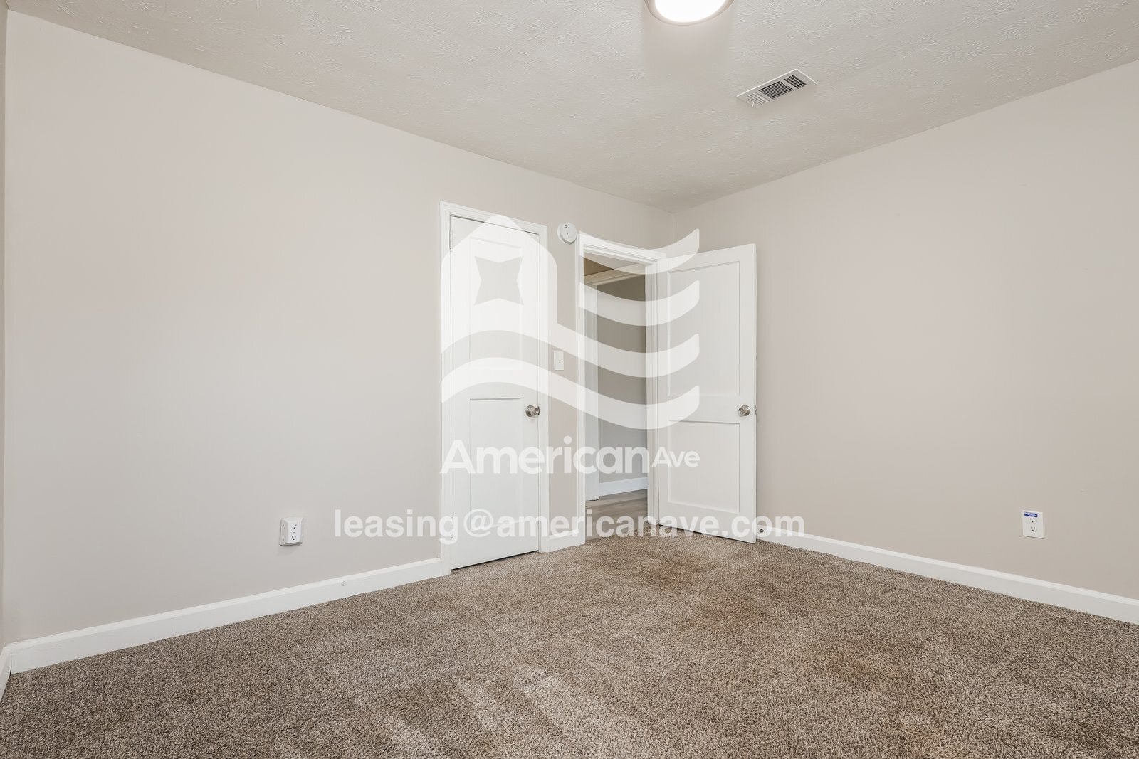 Building Photo - 2839 Schaul St