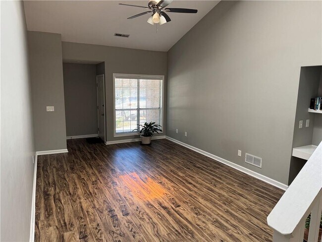 Building Photo - 4148 Fawn Ct NE