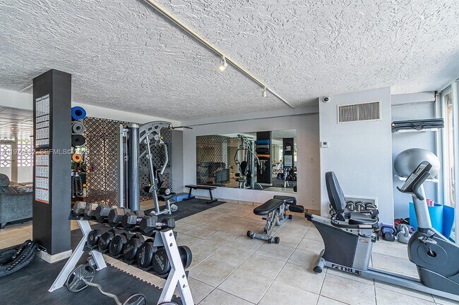 Building Photo - 121 Golden Isles Dr