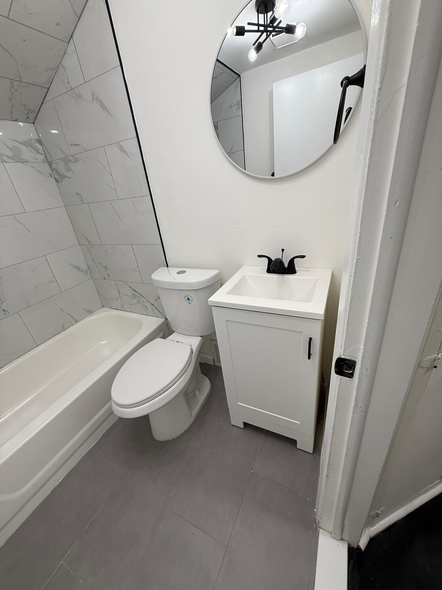 Building Photo - 630 Church St