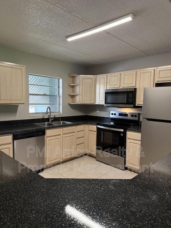 Building Photo - 2812 Somerset Park Dr