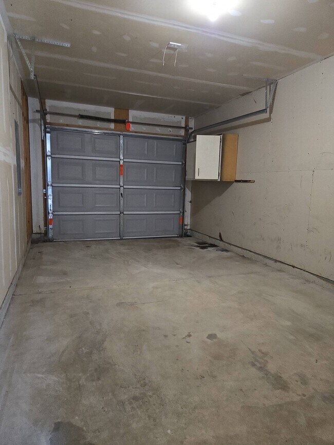 Building Photo - 2931 Percheron Ln