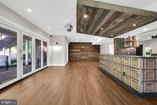 Building Photo - 8227 St Francis Dr