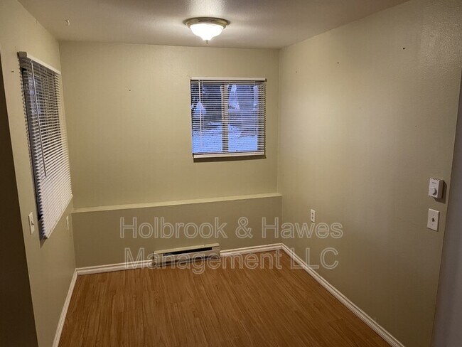 Building Photo - 4531 Boardwalk Dr