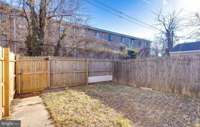 Building Photo - 3007 Oakley Ave