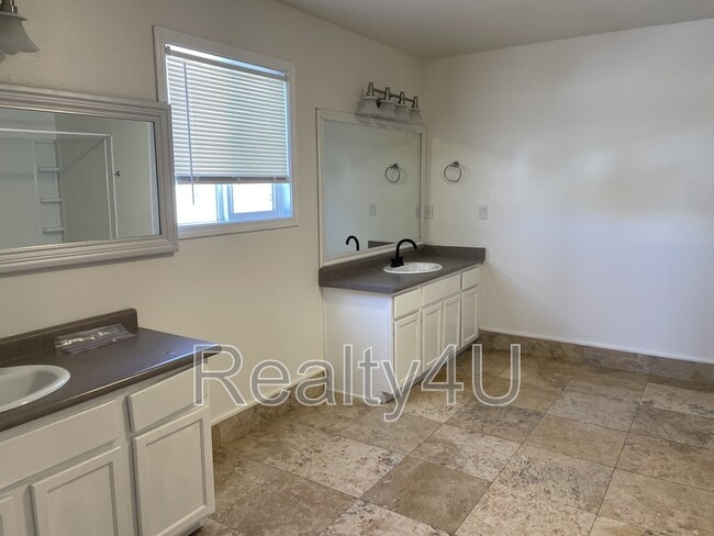 Building Photo - 2867 Willow Patch Rd