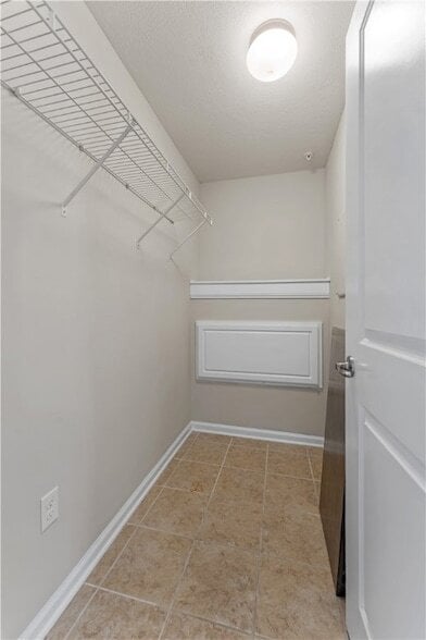 Building Photo - 410 Fairmont Dr
