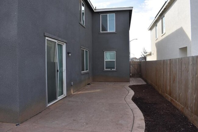 Building Photo - 2449 Explorador Dr
