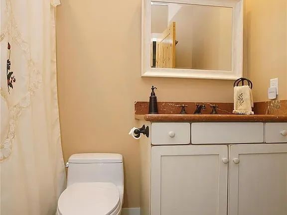Building Photo - "Luxurious Living Awaits: Spacious 2-Bed, 3-Bath Apartment in Prime Clayton Location!"