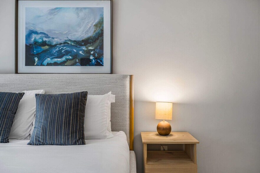 Building Photo - 485 Brickell Ave