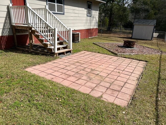 Building Photo - 319 Bermuda Rd
