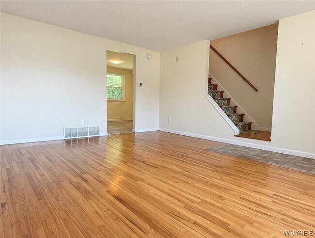 Building Photo - 220 Garden Pkwy