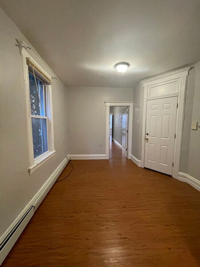 571 West Side Ave 2 - 567 W Side Ave