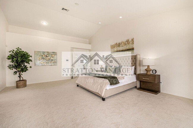 Building Photo - 15848 E Brodiea Dr