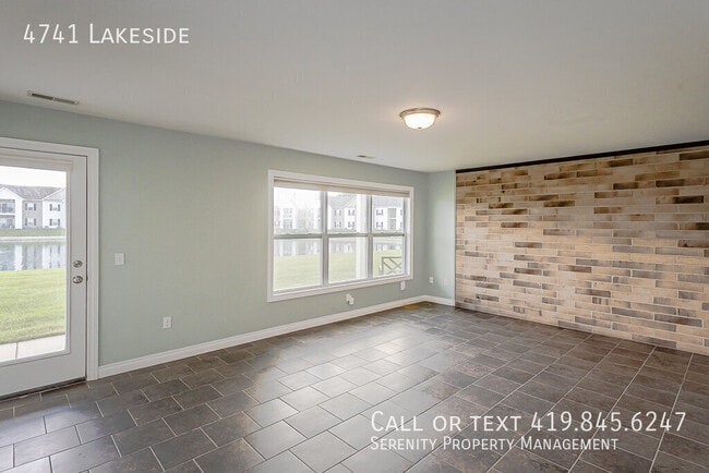 Building Photo - 4741 Lakeside-