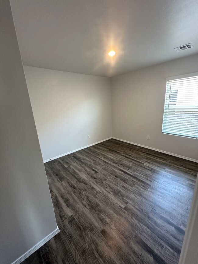 Building Photo - 11620 Krew Wy