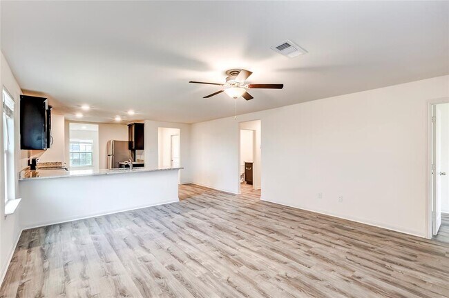 Building Photo - 18744 Speculator Ln