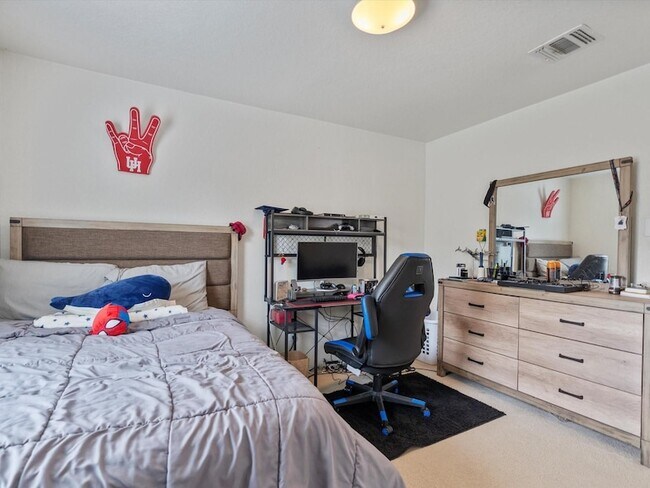 Building Photo - 5143 Roth Forest Ln