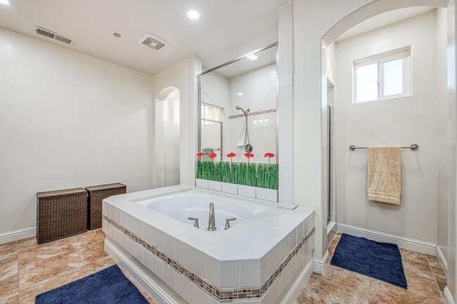 Building Photo - 10509 N Sierra Vista Ave