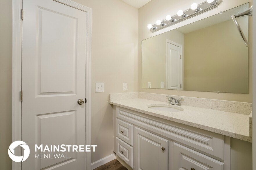 Building Photo - 2868 Holly Ridge Dr