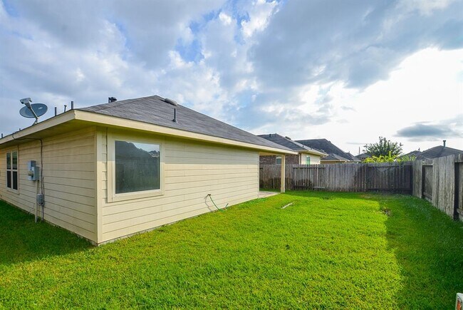 Building Photo - 21519 Crainfeld Dr
