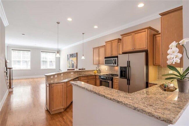 Building Photo - 58 Emerson Hill Square