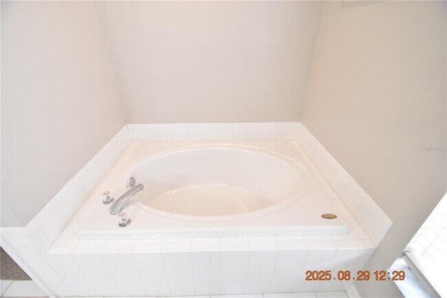 Building Photo - 944 Ridge Haven Dr