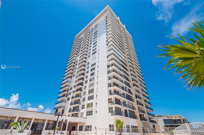 Building Photo - 2101 S Ocean Dr