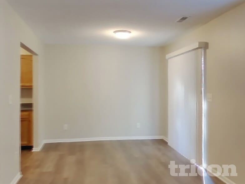 Building Photo - 9225 Dry Creek Dr