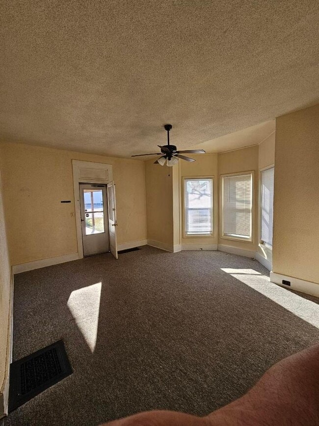 Building Photo - 204/206/208 N Fort Wayne St