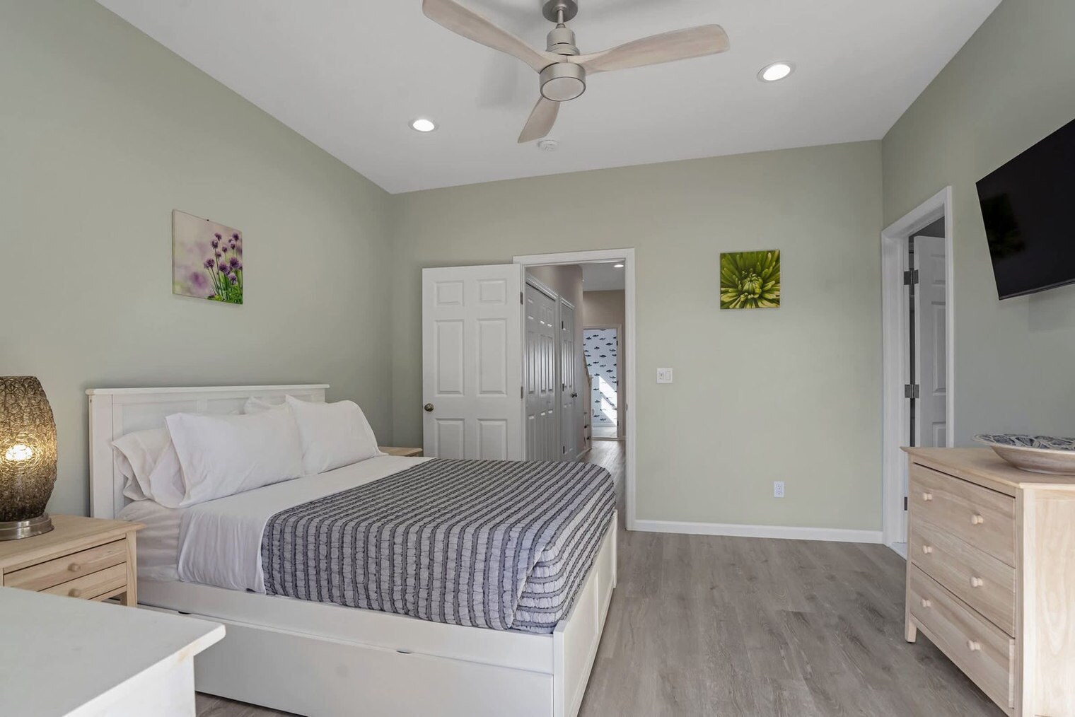 Building Photo - 76 Creek Rd