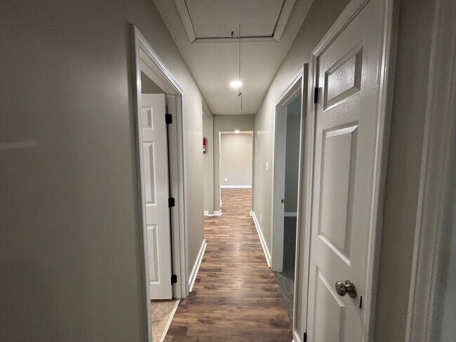 Building Photo - 3546 Debby Dr