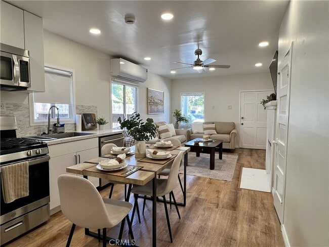 Building Photo - 1157 W 2nd St