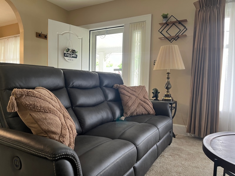 Building Photo - 369 E Tuscarawas Ave