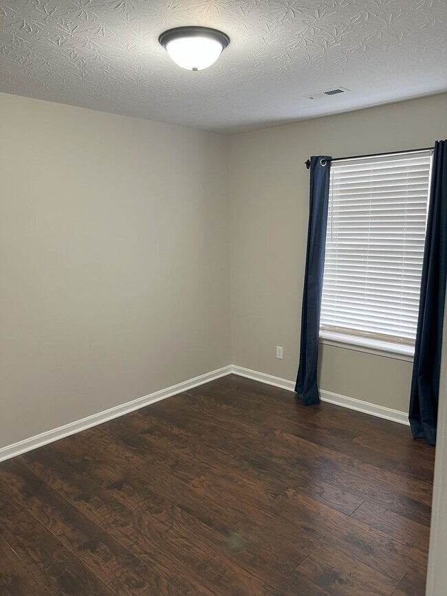 Building Photo - 3-Bedroom Home in Desirable Fields of Lancassange, Jeffersonville