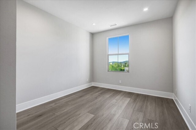 Building Photo - 212 Mistwater