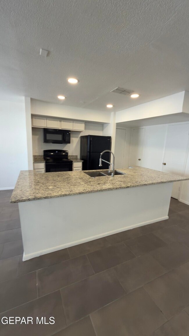 Building Photo - 101 3 N Trevino Rd