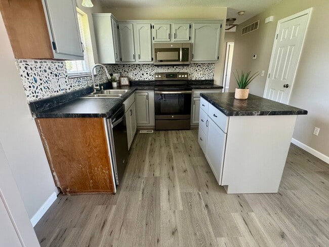 Building Photo - 3 Bedroom 2.5 Bath home in Troy, MO!