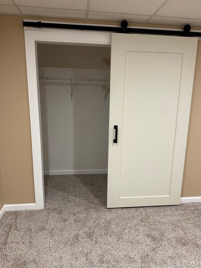 Building Photo - 831 25th Ave N