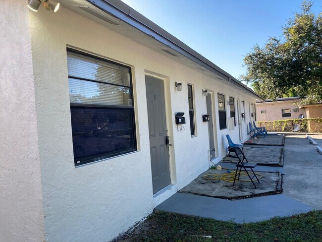Building Photo - 6148 SW 35th St