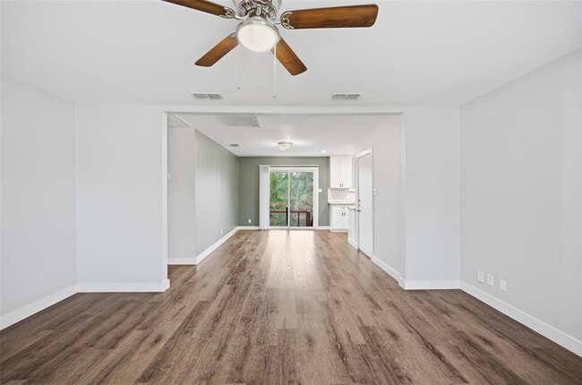 Building Photo - 4810 Creekwood Rd