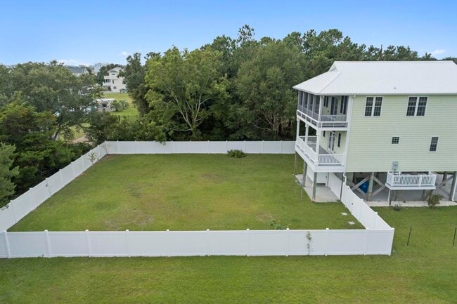 Building Photo - 184 Grandview Dr